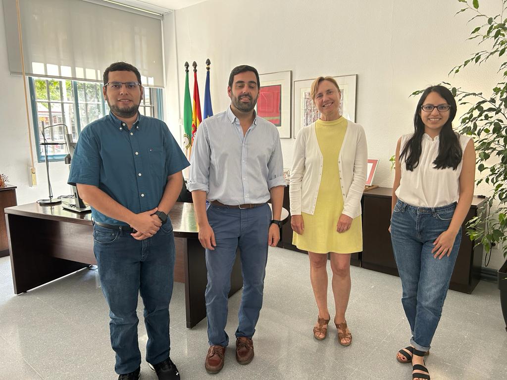 Visita Profesor De La Universidad Técnica De Manabí (Ecuador) | Escuela ...